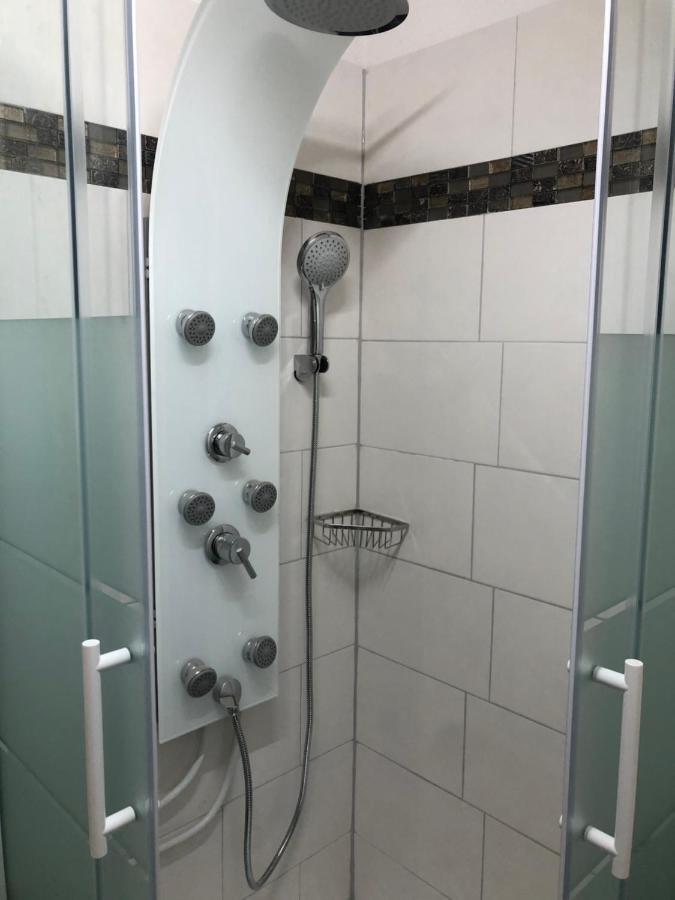 Fai'S Guesthouse Виднау Экстерьер фото